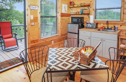 Dripping Springs Cabin | Experience Arbor House of Dripping Springs - Safari Retreat