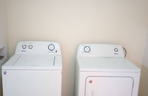 Ampere Apartment | Safe and Clean Family-Friendly Stay in NJ with Kitchen