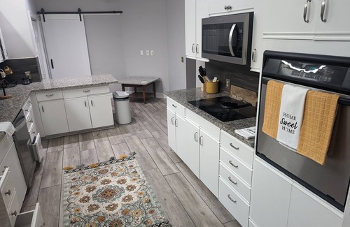 Gunter Afs House | Safe and Comfortable Montgomery Home! w/Huge Master Bedroom!