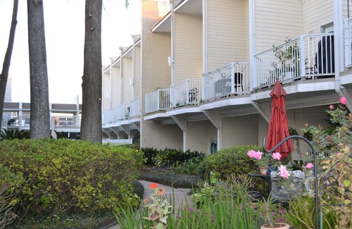Metairie Condo | Comfortable 3Bed Retreat Near French Quarter & Hospitals