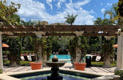 Airport Area Apartment | Tranquil & Comfortable Hotel with Pool and Family Amenities