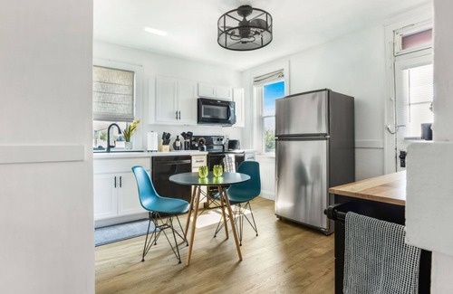 St. Louis Apartment | Cozy Apartment Near Major Hospitals - Ideal for Families