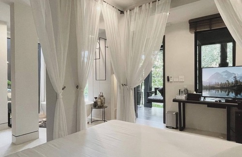 Mae Rim Hotel | Comfortable Stay at Safe House 168 with Pool & Breakfast