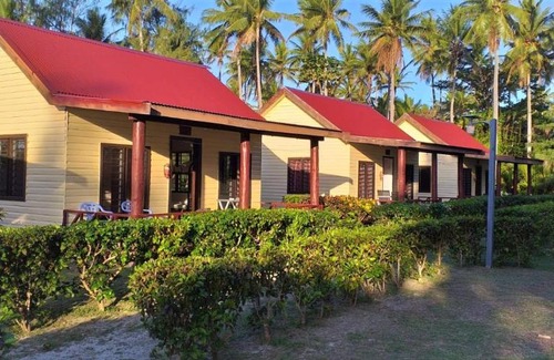 Naisisili Cabin | Eco-Friendly Retreat at Safe Landing Eco-Lodge