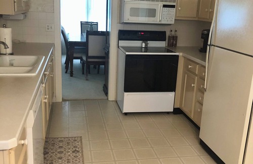 Rockford House | Safe perfect location near everything, 3+ bedrooms in NE Rockford