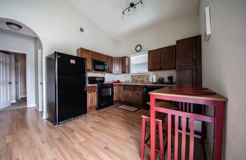 Matagorda House | Peaceful Getaway in a Safe and Quiet Neighborhood