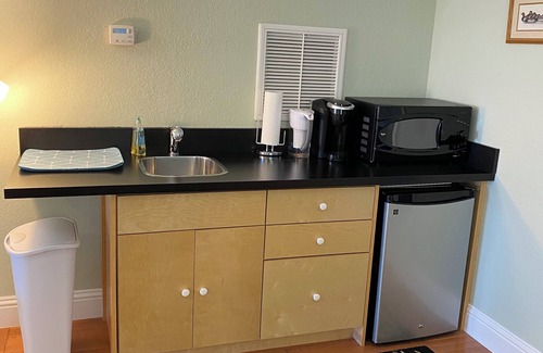 Sebastian Apartment | Idyllic Sebastian Bungalow with Ocean View near Wabasso Beach