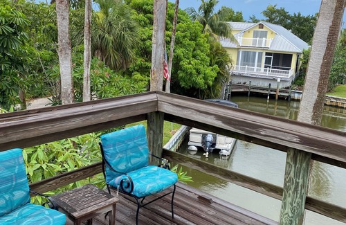 Sebastian Apartment | Idyllic Sebastian Bungalow with Ocean View near Wabasso Beach