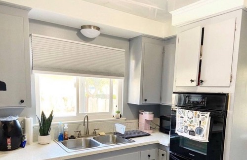 East Whittier House | Ideal Modern Home Near Disney with Pet-Friendly Amenities