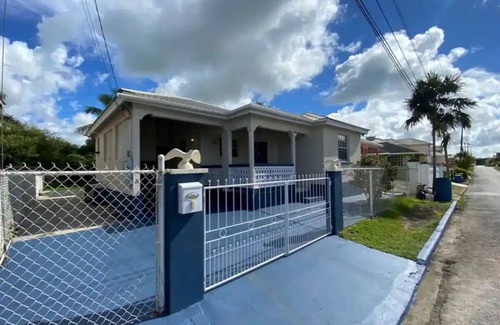 Oistins Apartment | Family-Friendly 2 BR Apartment on South - Budget Savvy Stay