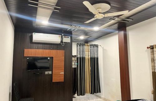 Robertsganj Hotel | Saffron resturant and lodge