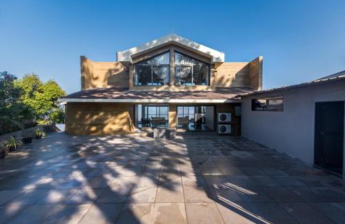 Wai Villa | Shop SaffronStays Mountain Rizz: 4-Star Family Retreat