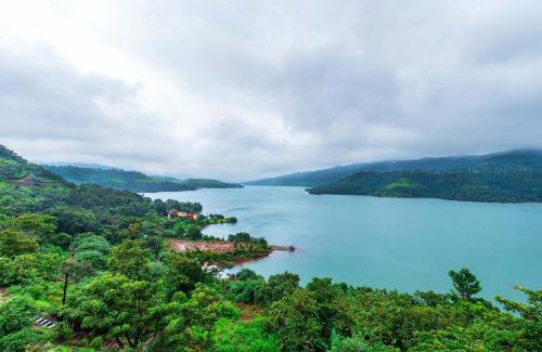 Paud Villa | Experience Lakefront Living at SaffronStays Riverdale