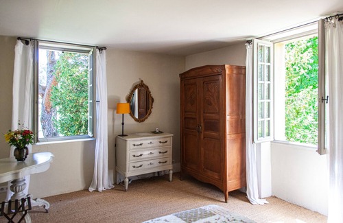 Malaucene Bed & Breakfast | Discover Safre Prieuré La Madelène: A Relaxing Retreat in Provence
