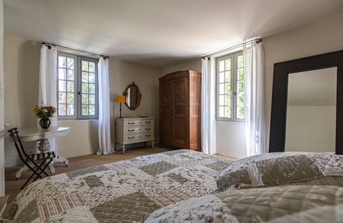 Malaucene Bed & Breakfast | Discover Safre Prieuré La Madelène: A Relaxing Retreat in Provence