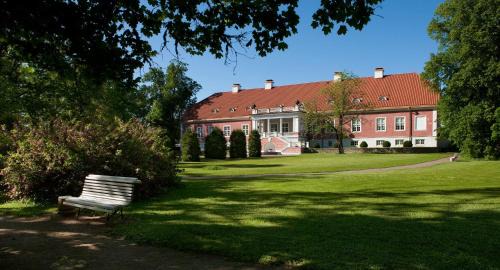 Sagadi Hotel | Elegant Sagadi Manor Hotel: Pet Friendly & Kid Approved