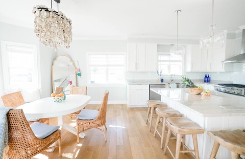 Narragansett House | Sage Escape | 7BD/4.5BA