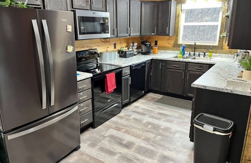 Hallsville Apartment | Pet-Friendly Sage Hill Cabin in Hocking Hills - 10/10 Rating