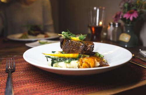 Kyle Hotel | Experience Sage Hill Inn & Spa: Rated 10/10 with Pool & More