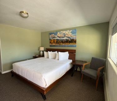 Newcastle Hotel | Budget-Friendly Sage Motel with Family and Accessibility Perks