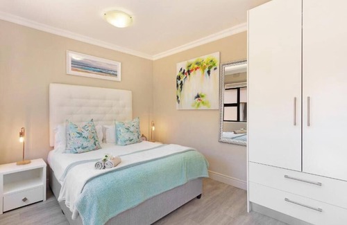 Tokai Bed & Breakfast | Sage Self-catering Room - 2 On Lismore Guesthouse
