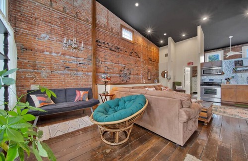 Lexington Apartment | Top-Rated Sage&Wildflowers Loft with Kitchen in DT Lex