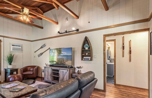 Sagle House | Sagle Property · Schweitzer/Hot Tub/Game room/Pets/No Guest Fee!