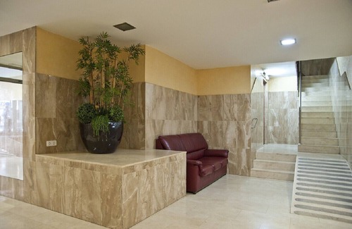 El Baix Guinardo Apartment | Exceptional Sagrada Familia Deluxe: Spa & Family-Friendly Stay