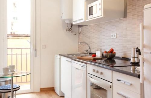 El Camp de l'Arpa del Clot Apartment | Family-Friendly Stay Near Sagrada Familia - 4-Star Comfort