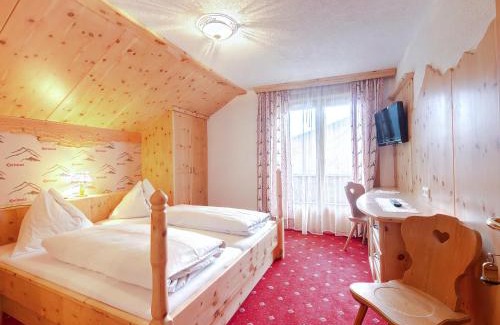Grosskirchheim House | Remarkable Sagritzerwirt: Pet-Friendly Retreat with Hot Tub