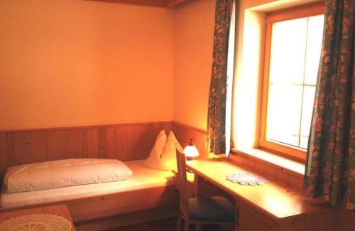Grosskirchheim House | Remarkable Sagritzerwirt: Pet-Friendly Retreat with Hot Tub