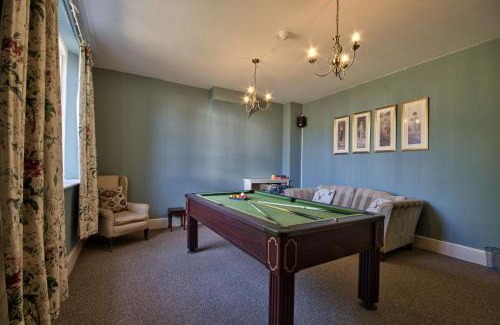 East Dereham House | Unwind at Saham Grove Hall – Your Ideal Retreat Awaits