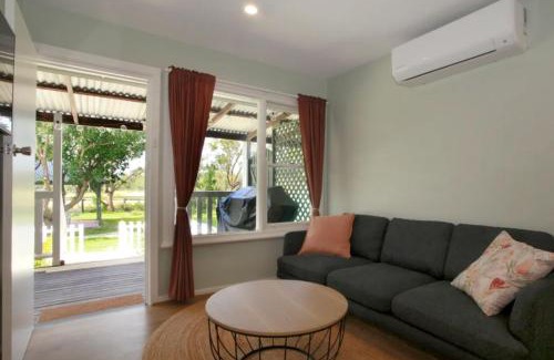 Anna Bay House | Explore Sahara Trails Cabin with WiFi and Horse Riding