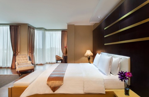Ragunan Hotel | Discover Sahati Hotel: Family-Friendly Stay with Pool