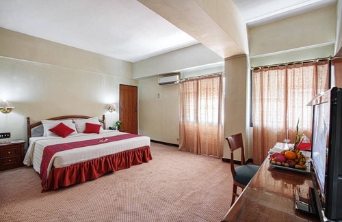 Manado City Centre Hotel | Relax at Sahid Kawanua Manado with Pool and Restaurant