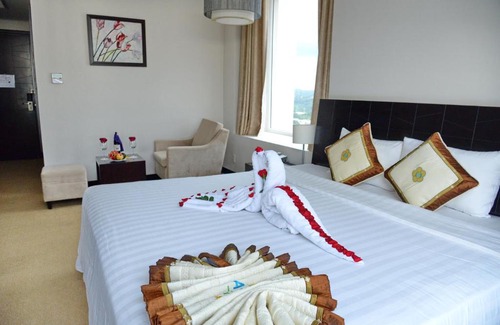 Buon Ma Thuot Hotel | Relaxing Sai Gon Ban Me Hotel with Pool and Hot Tub