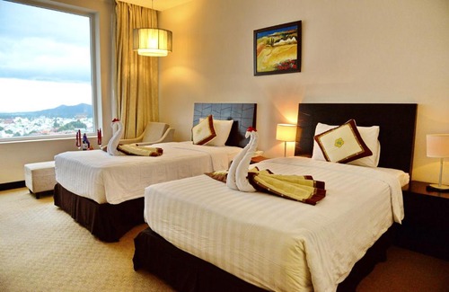 Buon Ma Thuot Hotel | Relaxing Sai Gon Ban Me Hotel with Pool and Hot Tub