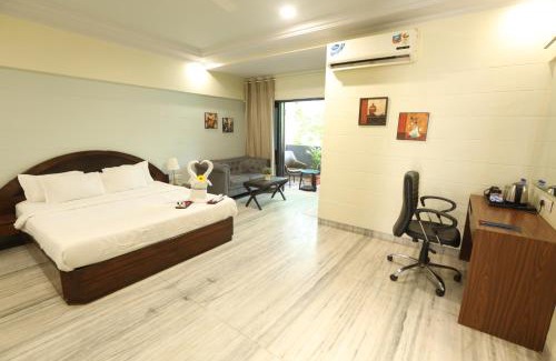 Andheri West Hotel | Comfortable Stay at Sai Park Inn - Ideal for Families & Pets