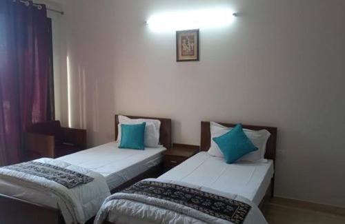 Noida House | Budget-Friendly SAI RESIDENCES with Breakfast & Accessibility