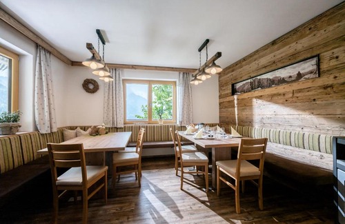 Hainzenberg Ski Chalet | Pet-Friendly Retreat at Saibatenhof – Guest Rated 9.7/10