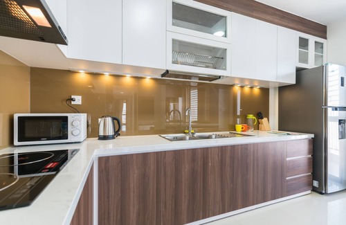 District 4 Apartment | Discover Saigon Downtown 3BR Apt with Free Gym & Pool Access