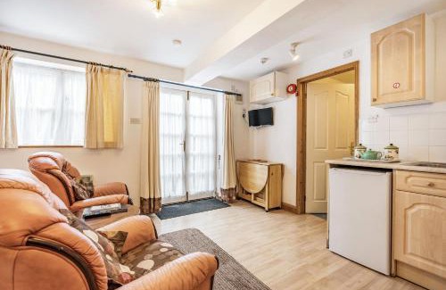 Yarmouth House | Pet-Friendly Retreat at Sail Loft Annexe – Rated 8.3/10