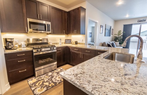 Dillon Condo | Oceanfront Getaway at Sail Lofts by Summit County Retreats