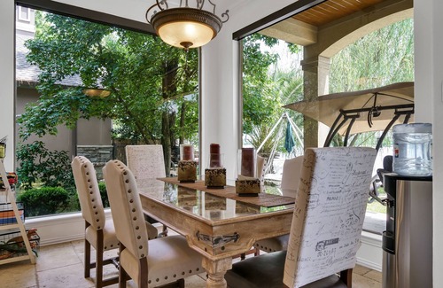 Panther Creek House | Tranquil Lakefront Retreat with Heated Pool & Spa Access