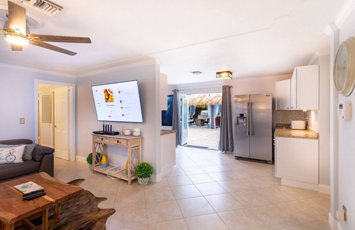 Hunt Club House | Discover Sailfish Paradise: Oceanfront Stay Near PGA