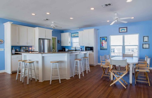 Villa Segunda House | Discover Sailfish: Oceanfront Views with Family-Friendly Amenities