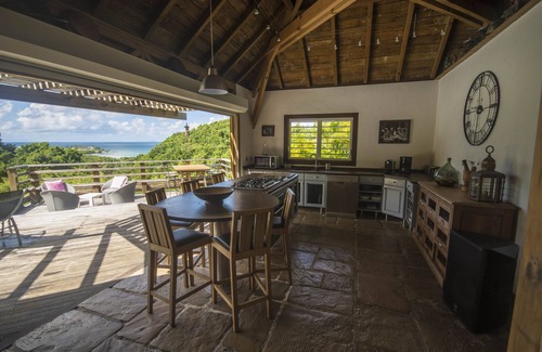 Le Gosier Villa | Experience Tranquility at Sailing Gray Villa with Ocean Views
