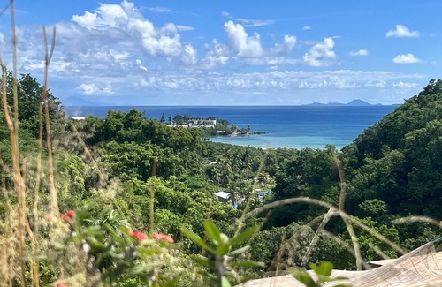 Le Gosier Villa | Experience Tranquility at Sailing Gray Villa with Ocean Views