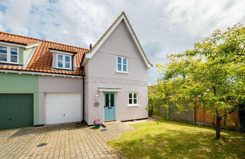 Wangford House | Cozy Sailor's Rest: Family-Friendly Two Bedroom Getaway