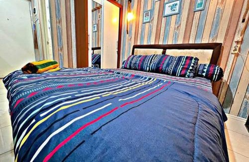 Pluit Apartment | Cozy Sailor Studio: Fast Wifi & Netflix by the Ocean